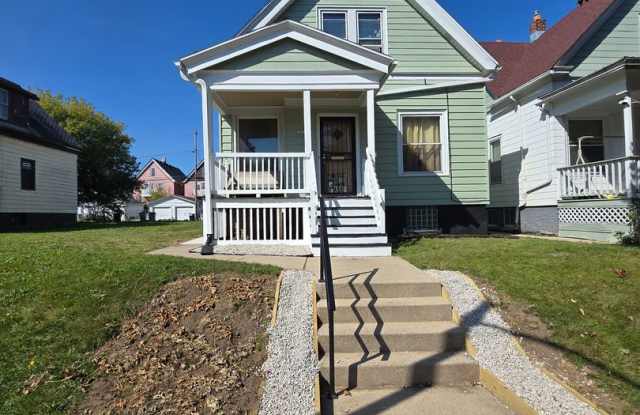 Freshly Renovated Two-Bedroom Single-Family Home in Milwaukee Gallery 4