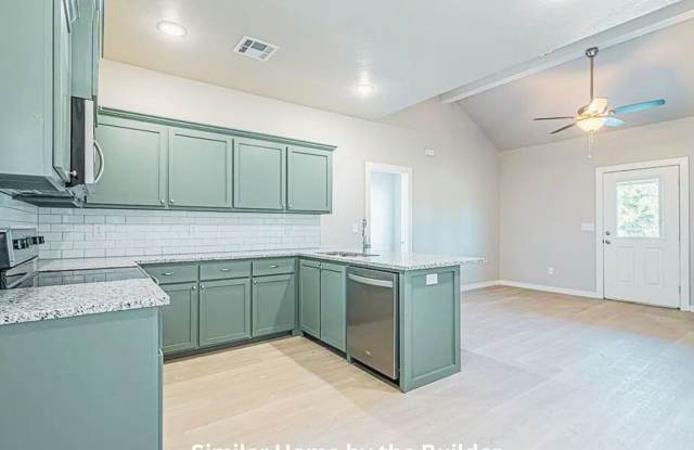 Cozy 2-Bed, 2-Bath Rental Home in Shawnee photos photos