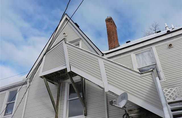7717 MACOMB Street Gallery 3