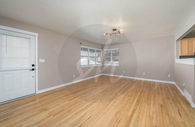 Modern Duplex in Old Colorado City Gallery 4