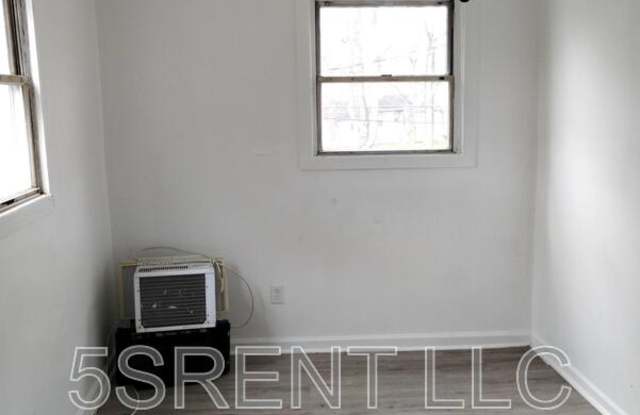 240 S Mary Ellen St Apt D Gallery 4