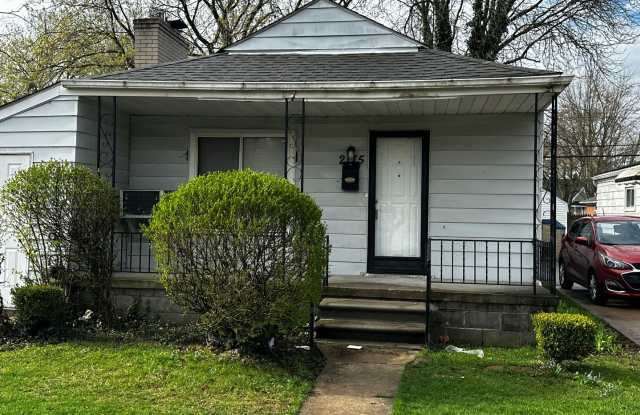 Great Home in Groose pointe $300 OFF MOVE IN!! photos photos