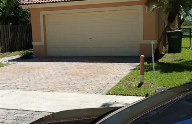 1635 SE 20th Rd - 1635 Southeast 20th Road, Homestead, FL 33035