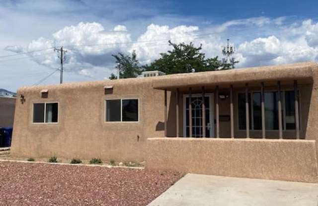 Northeast home off Juan Tabo and Indian School. photos photos