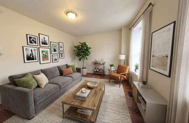 Spacious 4BR Germantown Home with Huge Enclosed Yard Gallery 3