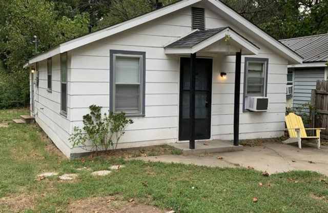 312 West Oakland Street - 312 West Oakland Street, Shawnee, OK 74801