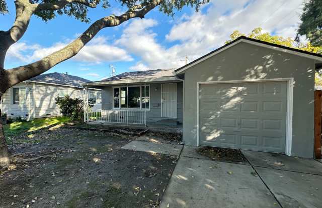 Charming Three Bedroom Near Westfield Park photos photos