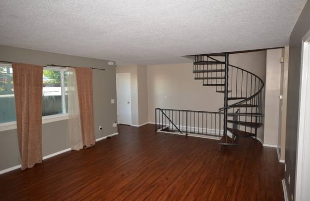 1216 North 77th Terrace Gallery 4