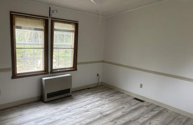 613 Cushing Road - 613 Cushing Road, Knox County, ME 04563