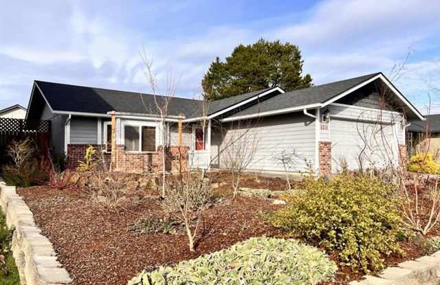 3Bed 2Bath Single Level Avail. April 7th Move-In photos photos