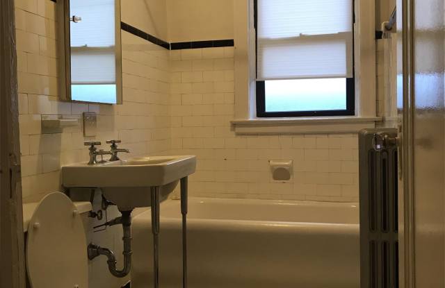 1637 W. 83rd St - Unit 206 Gallery 4
