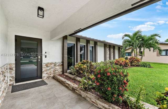10936 NW 41st Dr Gallery 4