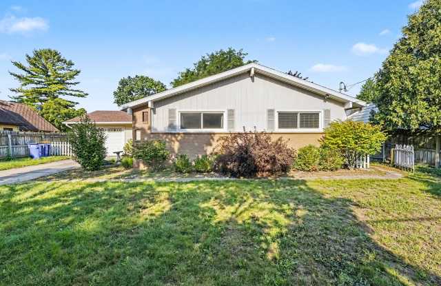 1413 Benjamin Ave NE photos photos