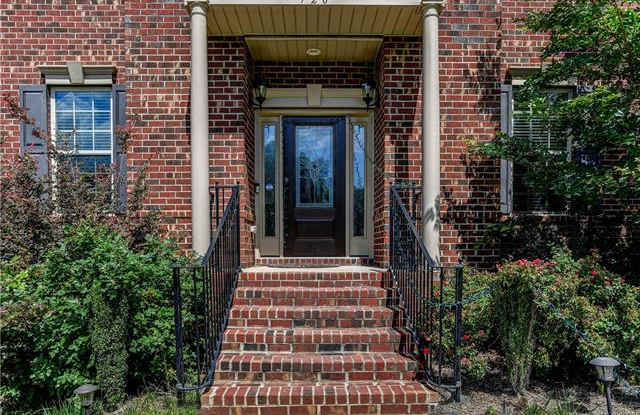 720 Ridgelake Drive Gallery 2