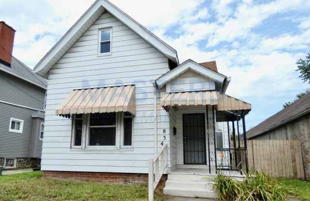 Discover this 3-bedroom, 1-bath home in Toledo, OH photos photos