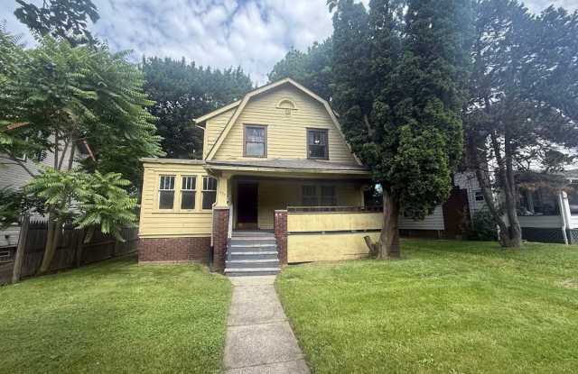 Four bedroom one bathroom home for rent photos photos