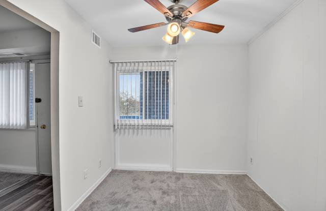 Pinebrook Apartments Gallery 3