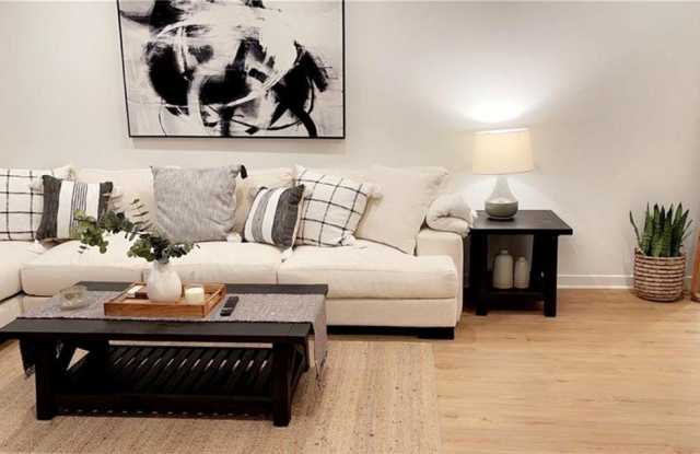 1006 Newberry Lane photos photos