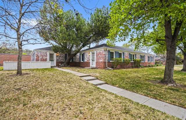 Charming Montclair Patio Home | 2 Bed | Private Yard photos photos