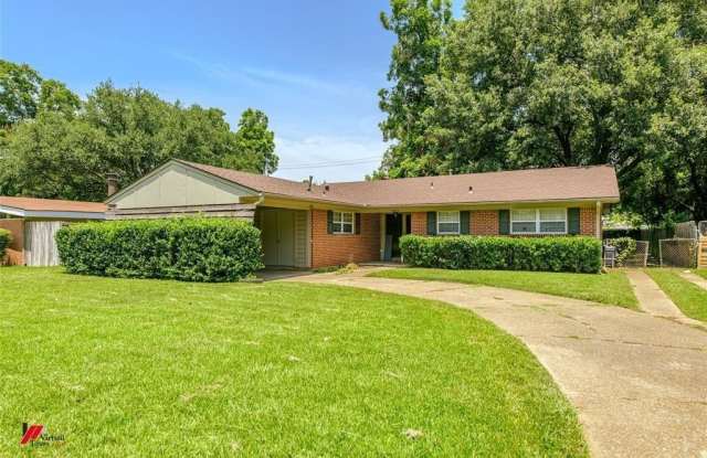 2413 Douglas Drive photos photos