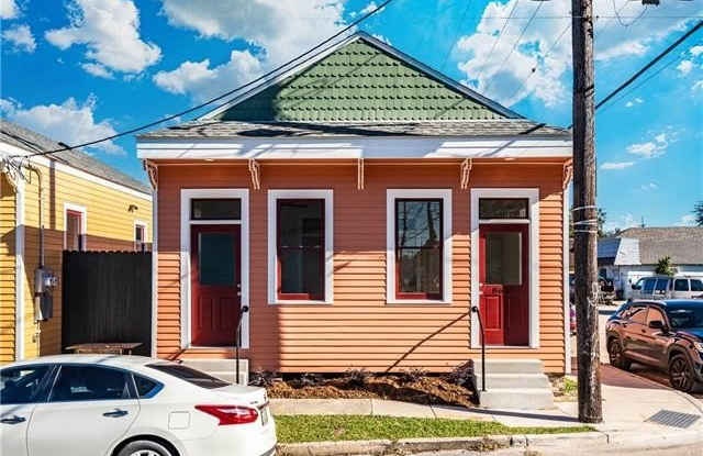 1708 LEONIDAS Street Gallery 1