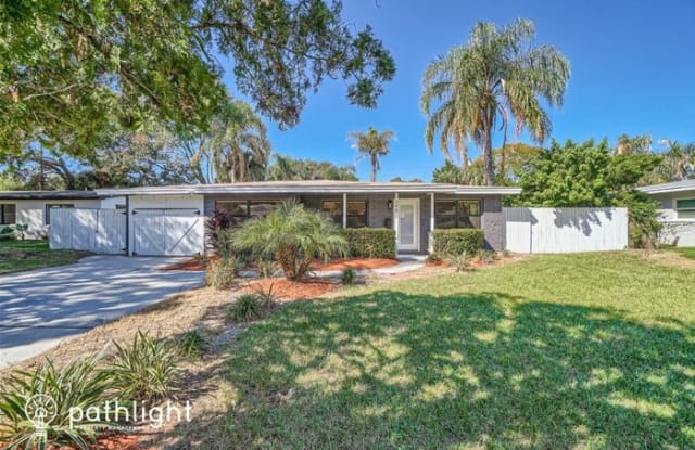 348 Barbara Circle - 348 Barbara Circle, Belleair, FL 33756