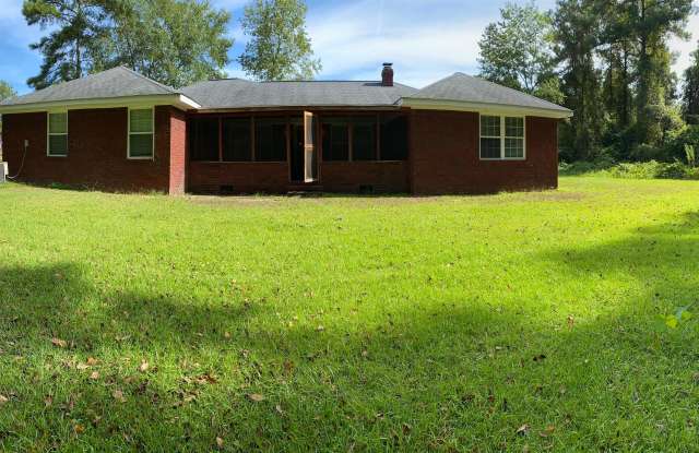 107 Oak Cir., 1 Gallery 2