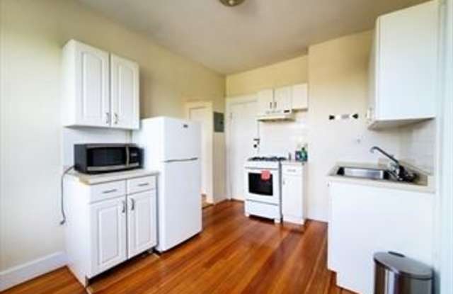 279 Harvard Gallery 3