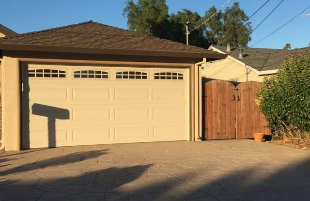 Gorgeous, 3 bedroom, 2.5 bath home, ready for move in - 8 Pleasant Ridge Avenue, San Jose, CA 95127