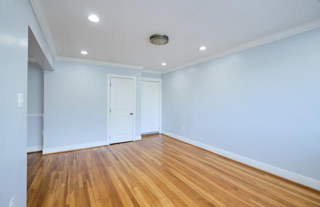 2832 Hartford St SE Apt 203 Gallery 3