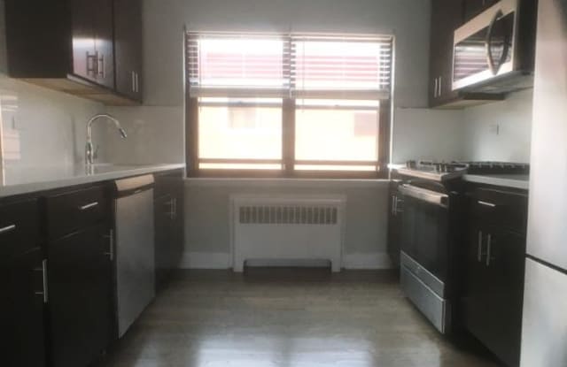 551 Sheridan rd c2 - 551 Sheridan Rd, Evanston, IL 60202