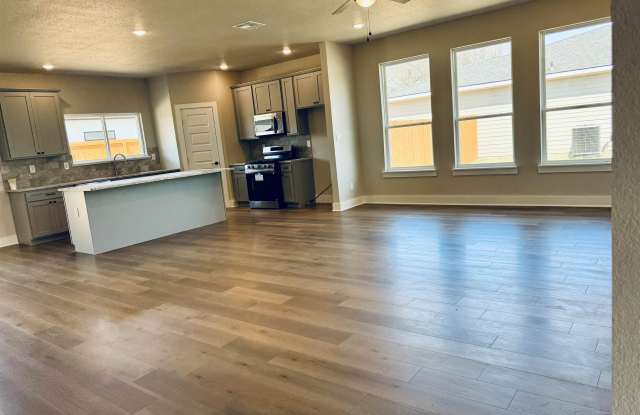 15528 Greenhouse Way Gallery 4