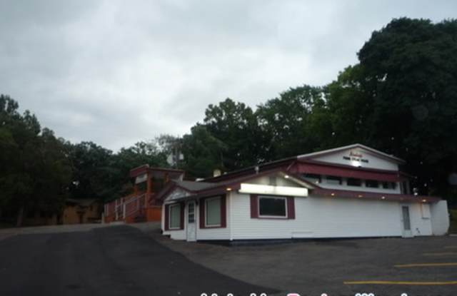 1467 County Road E West Gallery 2