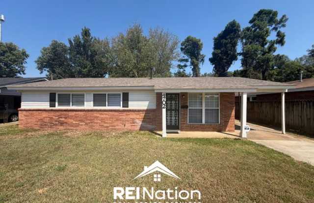4702 Hillmont Avenue Gallery 1