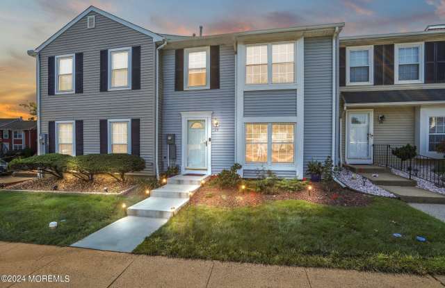 29 Byrnes Lane W - 29 Byrnes Lane West, Sayreville, NJ 08872