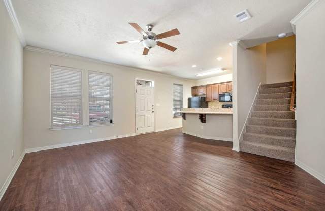 AUGUST 2027 PRE - LEASE! Spacious 3 Bed, 3.5 Bath Condo!! Gallery 4