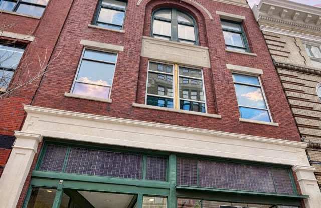 210 N Front Street unit: 2 photos photos