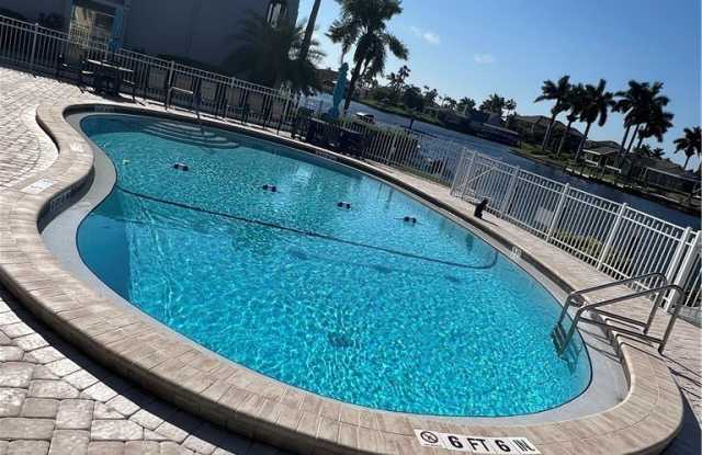 1908 SE 43rd Street unit: 208 photos photos