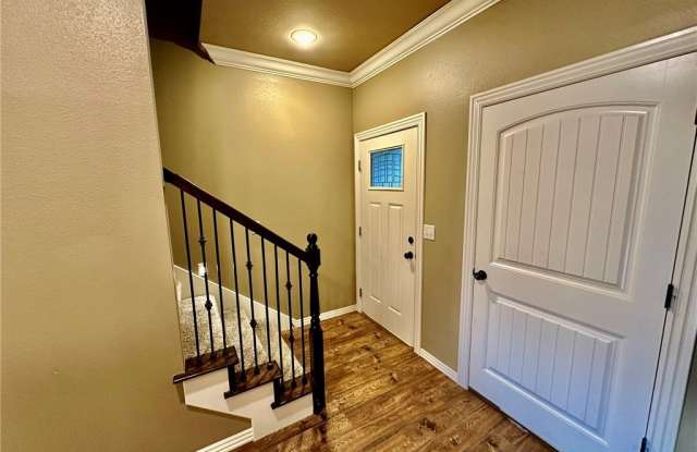 186 E Old Farmington Road Gallery 2
