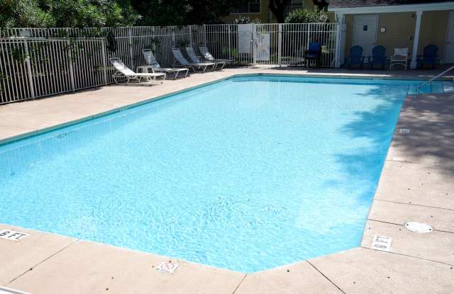 Rare 3 Bedroom Condo in Niceville! photos photos