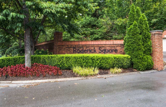 Quiet, Convenient, and Affordable 2BR/2BA Condo in Green Hills!!! - 3342 Hillsboro Pike, Nashville, TN 37215
