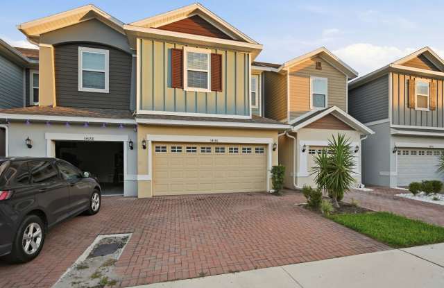 Well laid out 3 BDS/ 2.5 Bths Townhome with many upgrades centrally located! Gallery 4