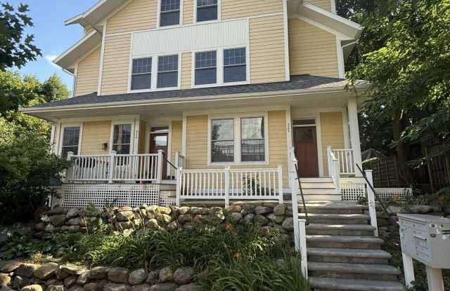 922 Catherine St Street photos photos