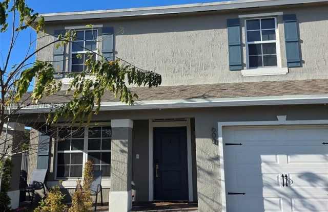 600 NE 4th Ter photos photos