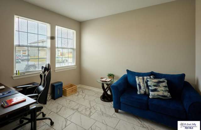 2414 COVE REAL DR Gallery 4