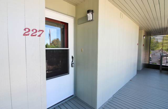 RENT SPECIAL: ½ Off First Full Month's Rent With One Year Lease! ~ 227 24th photos photos RENT SPECIAL: ½ Off First Full Month's Rent With One Year Lease! ~ 227 24th photos photos