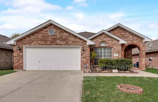 912 Churchhill Dr - 912 Churchhill Drive, Saginaw, TX 76131