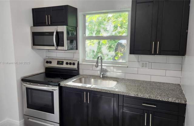 164 NW 69th St photos photos