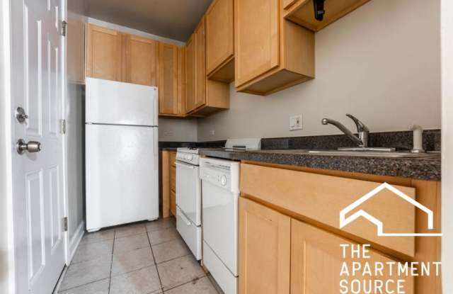 3926 North Pine Grove Ave. photos photos