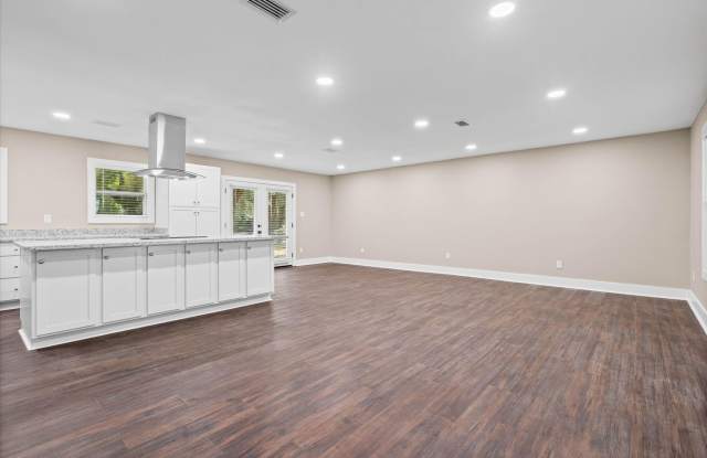 2310 McPhillips Drive Gallery 2